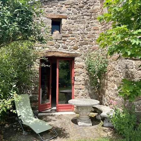 Nyaraló De Rouvignac Avène